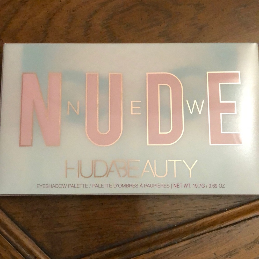 *SOLD* HUDA BEAUTY NEW NUDE PALATE